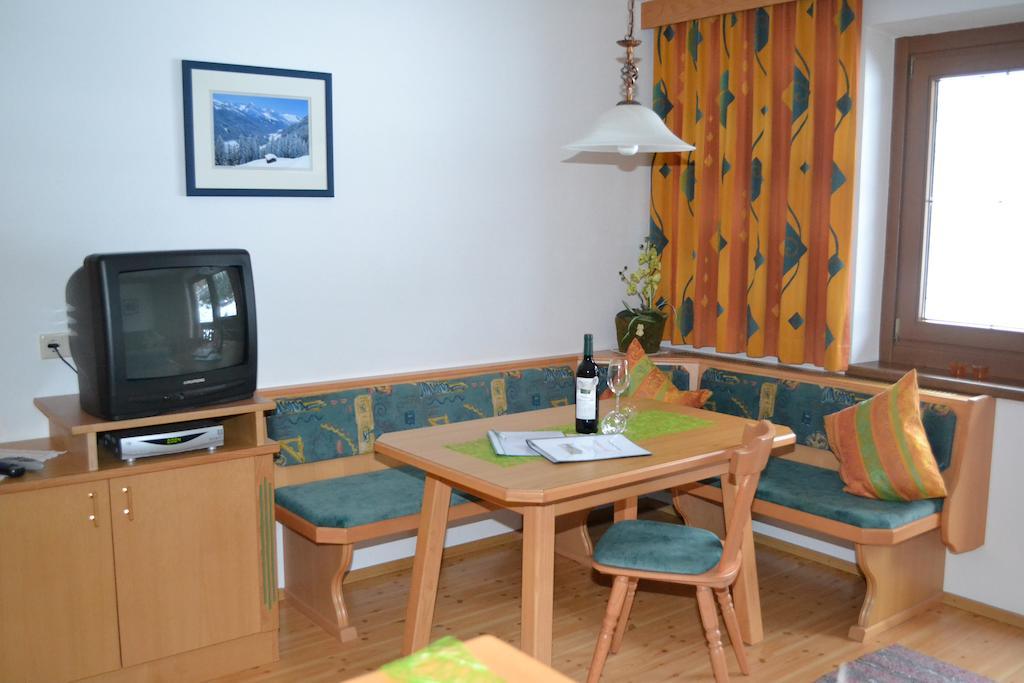 Ferienwohnungen Andreas Hofer Tux Room photo